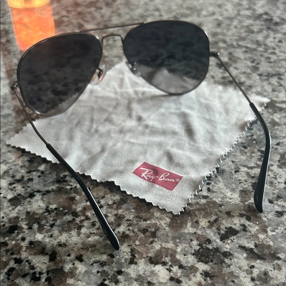 Ray-Ban Polarized Aviator Sunglasses with Dark Lenses SOLD - Picture 5 of 10